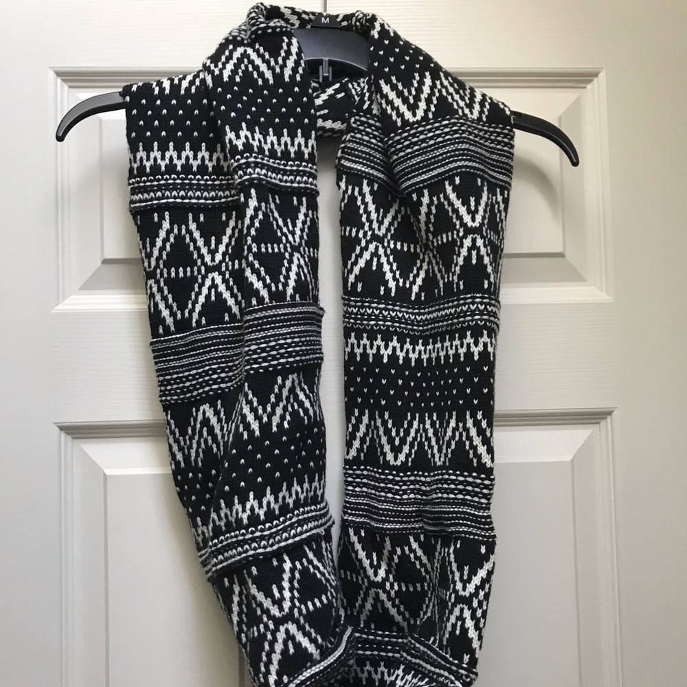 Cute, black and white infinity scarf